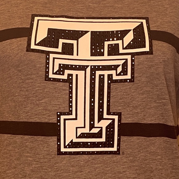 Victoria’s Secret PINK Texas Tech Red Raiders Embellished Tee Shirt Sz Small VGC - Picture 2 of 5